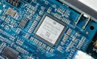 Tajemnica obróbki sygnałów audio kryje się w procesorze
Analog Devices, w którym zaszyto algorytm
upsamplujący Anagram Technologies Q5.