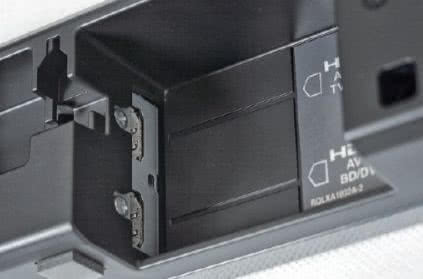 Wejście i wyjście HDMI, obydwa zgodne z najnowszym standardem v1.4, czyli sygnałami 3D – w zakresie takiego wyposażenia, i to w produktach niskobudżetowych (Panasonic jest w tym teście najtańszy!), audiofilscy specjaliści nie dogonią firm japońskich i koreańskich. A niedługo i chińskich…