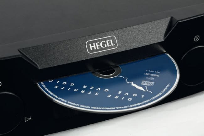 Mechanizm odczytuje tylko płyty CD (i tylko płyty audio – innych nie przepuści już elektronika).