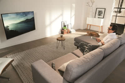 Zdalnie sterowany uchwyt Vogel`s Motion Mount Next 7355