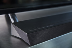 Soundbar Definitive Technology Studio Slim z obsługą Chromecast