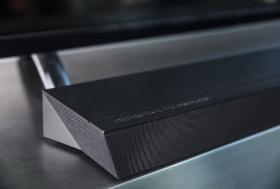 Soundbar Definitive Technology Studio Slim z obsługą Chromecast