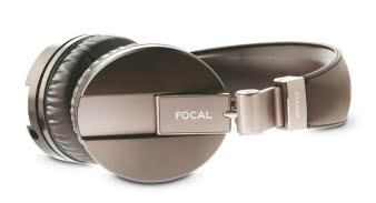 Słuchawki ładnie się "kompaktują", aczkolwiek
zawias na środku muszli przy literce "F" już bardziej
się nie odchyla.