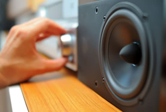 Jak zaprojektować i wyposażyć pokój filmowy?