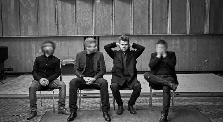 L.Stadt prezentuje "Halo"