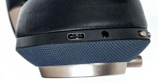 B&W PX to jedne z pierwszych słuchawek, w których zastosowano wygodny, symetryczny standard gniazda USB-C.