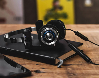 Najlepsze słuchawki do 500 zł? 3 modele, które warto kupić