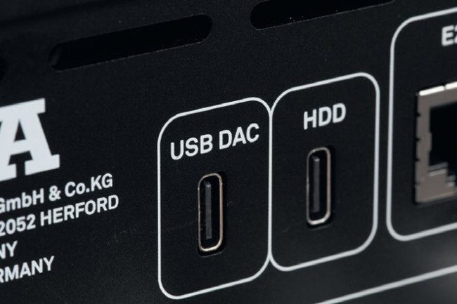  Symphonia ma również wejście USB-DAC, jak zwykle pozwalające osiągnąć najwyższe parametry.