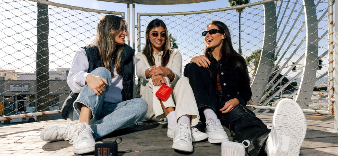 Prezentownik JBL - słuchawki w może głośnik?