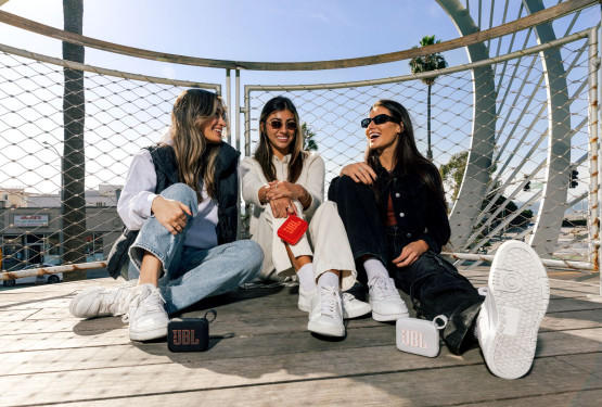 Prezentownik JBL - słuchawki w może głośnik?