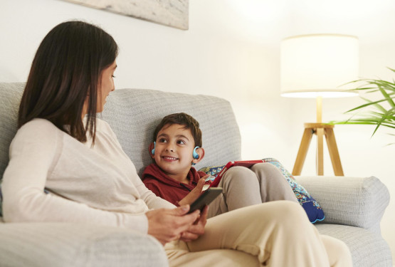 Słuchawki dla dzieci JBL Junior Free - bezpieczny poziom decybeli i możliwość kontroli rodzicielskiej