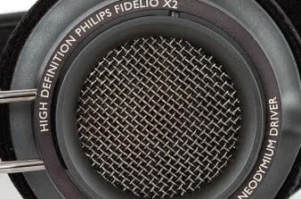 X2 to konstrukcja otwarta, zatem muzyka będzie
słyszana na zewnątrz.