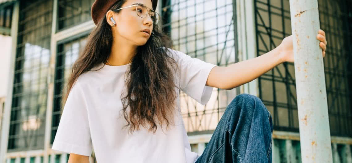 Nowe słuchawki douszne JBL Wave 300 TWS