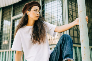 Nowe słuchawki douszne JBL Wave 300 TWS