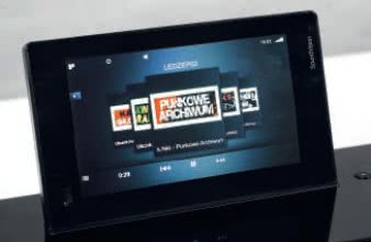 Jeśli masz smartfona lub iPoda i lubisz z niego
korzystać ze względu na przyjazny sposób dotykowej
komunikacji, to tu znajdziesz to samo, ale na
większą skalę. Przy przedzieraniu się przez duże
archiwa ekran jest niezastąpiony.