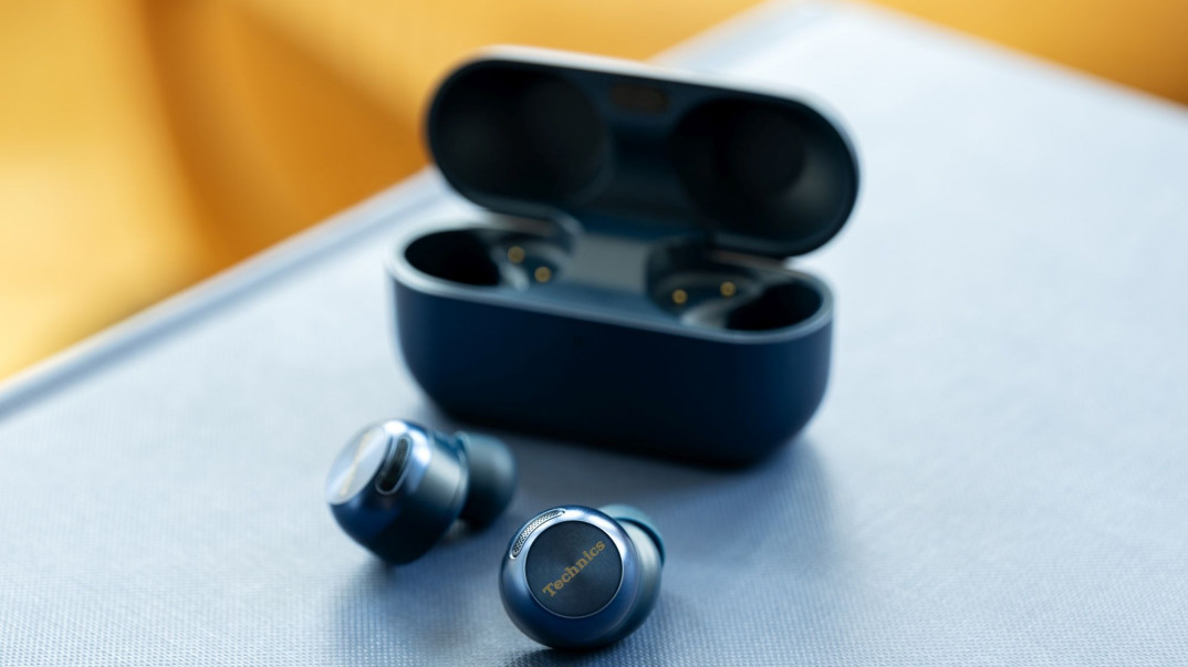 Słuchawki Technics TWS EAH-AZ100 teraz w kolorze Midnight Blue