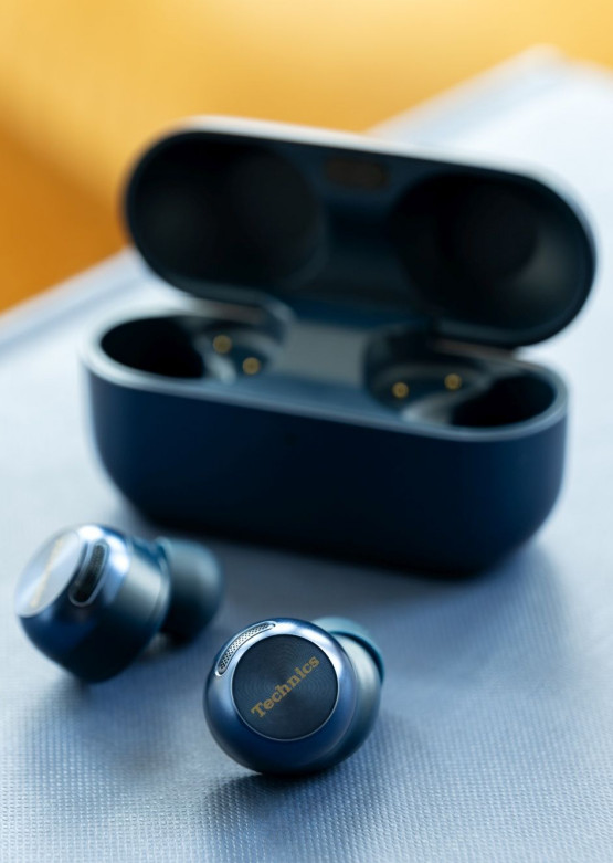 Słuchawki Technics TWS EAH-AZ100 teraz w kolorze Midnight Blue
