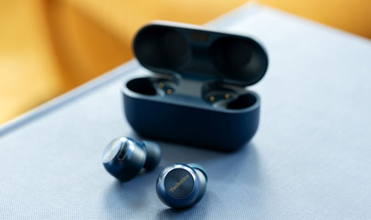 Słuchawki Technics TWS EAH-AZ100 teraz w kolorze Midnight Blue