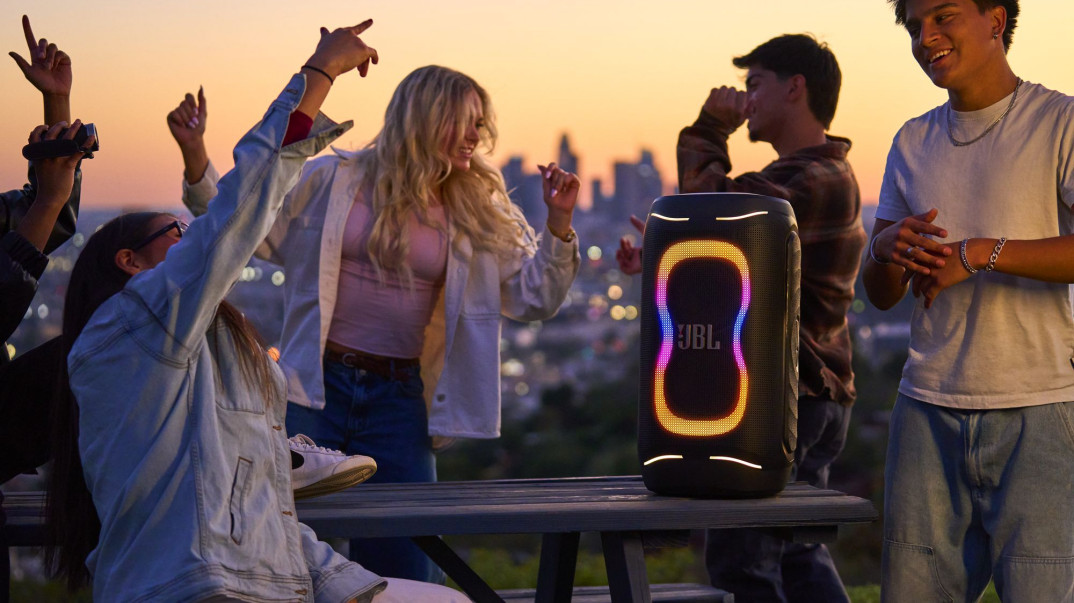 JBL PartyBox 130 - 200 W mocy, świetlne iluminacje i 15 godzin grania na imprezie