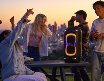 JBL PartyBox 130 - 200 W mocy, świetlne iluminacje i 15 godzin grania na imprezie