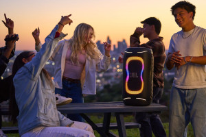 JBL PartyBox 130 - 200 W mocy, świetlne iluminacje i 15 godzin grania na imprezie