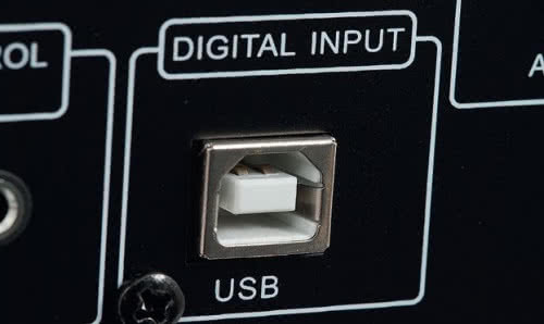 Dzisiaj najważniejsze jest USB-B; DAC-7 akceptuje sygnały PCM 32/384 oraz DSD256.