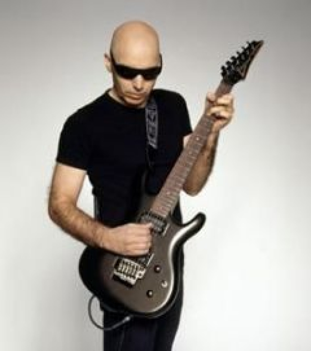 Joe Satriani i "Unstoppable Momentum" - premiera w maju