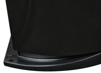 Cokół nie jest bardzo obszerny, ale trochę wychodzi
poza obrys obudowy, również swoim ciężarem
dobrze stabilizuje kolumnę.