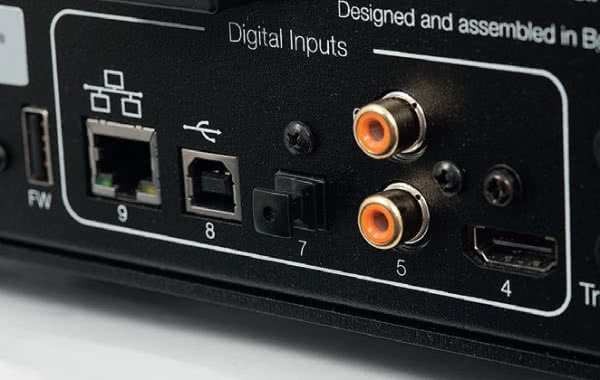 Wśród wejść cyfrowych mamy standard i rarytas – złącze I2S, które (podobnie jak USB) przyjmuje sygnały PCM 32/384.