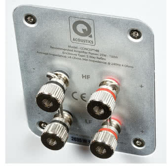 Wyjątkowo okazały terminal przyłączeniowy -
ale Concept 40 to flagowiec całej oferty.