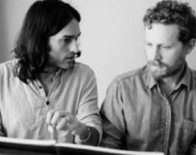 Anand Wilder w projekcie z członkami Dirty Projectors i MGMT