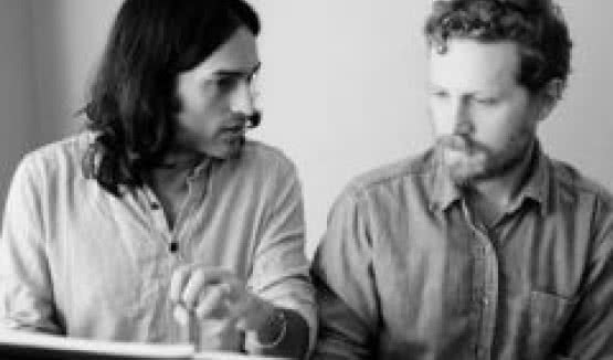 Anand Wilder w projekcie z członkami Dirty Projectors i MGMT