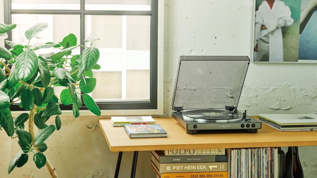 Jaki gramofon na początek? Dobre modele w przedziale cenowym 1000–1500 zł