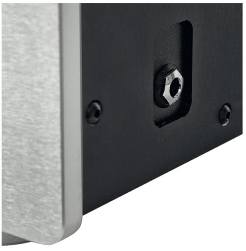 CTA408 ma wyjście słuchawkowe (6,3 mm), które zostało umieszczone bardzo nietypowo, bo na bocznej ściance.