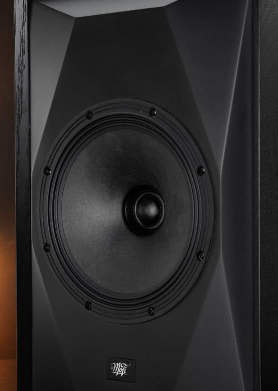 Nowe kolumny podstawkowe MoFi - SourcePoint 8