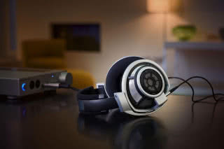 Salon Q21 dealerem słuchawek Sennheiser