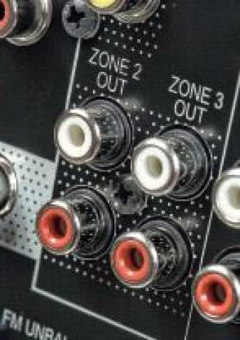 Pioneer z łatwością
obsługuje aż dwie zdalne
strefy - do jednej z nich
może podać nie tylko
dźwięk, ale i obraz.