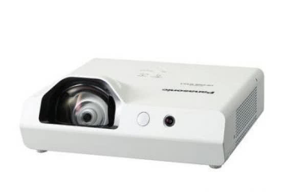 Nowe krótkoogniskowe projektory Panasonic