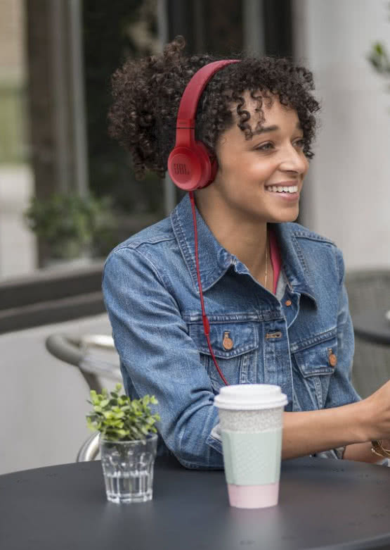 Słuchawki JBL E15 i JBL E35