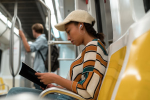 JBL Wave Beam - 32 godzin pracy i brzmienie Deep Bass