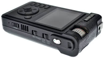 Włącznik, wentylacja, przełącznik impedancji słuchawek,
kłódka blokady i nieco zbyt głęboko osadzone
pokrętło głośności - każdy bok HiFiMana
jest zagospodarowany.