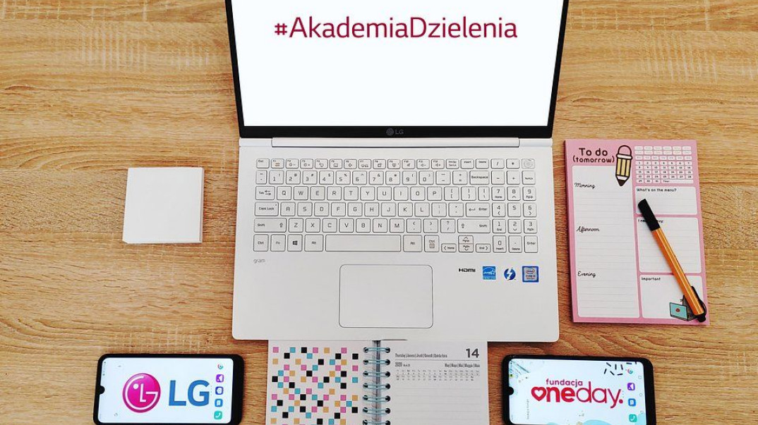 LG przekazuje laptopy oraz smartfony do Domów Dziecka
