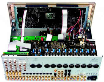 C1 ma otwartą architekturę i można mieć nadzieję, że
możliwy będzie jego późniejszy upgrade.