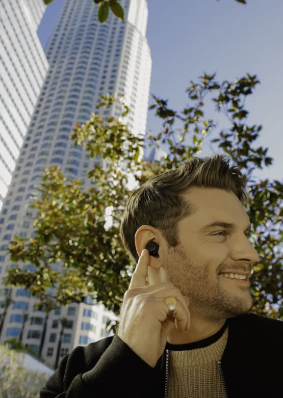 Tour Pro+ TWS - kolejne prawdziwie bezprzewodowe słuchawki JBL 