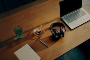 5. generacja Sennheiser Momentum - dużo mikrofonów, długi czas pracy i wiele ulepszeń
