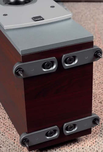 Bardzo chuda
obudowa Ikonów 5
poprawia swoją stabilność po
zainstalowaniu szerzej rozstawionych kolców.