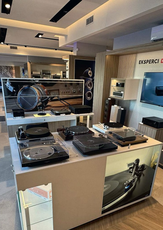 Świat Loewe i Devialeta, czyli o różnych trendach we współczesnym sprzęcie Hi-Fi. WYWIAD