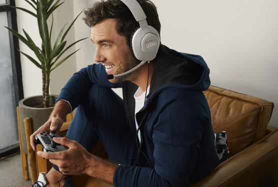 Zestawy słuchawkowe JBL Quantum 100P i 100X