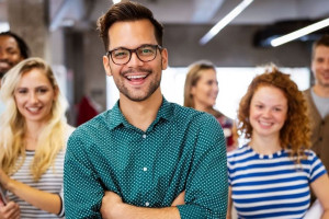 Salon Q21 z Pabianic poszukuje pracownika. Praca od zaraz