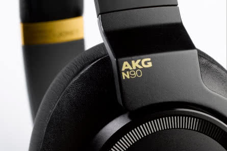 AKG 